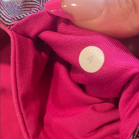 Womens Lululemon Athletica Crop Capris Leggings Black with Pink Waistband - Picture 7 of 8